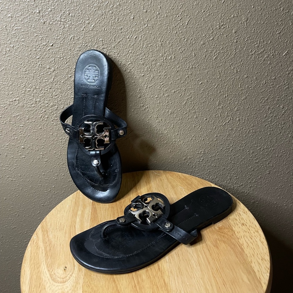 Tory Burch Miller Navy Leather Thong Sandals Silver Accents Women’s U.S. 6.5